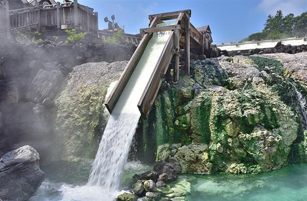 <新宿発・西船橋発> 天下の名湯!草津温泉で過ごすお正月 と 開運!上州2大初詣(伊香保神社&水沢観音)の旅 2日間1